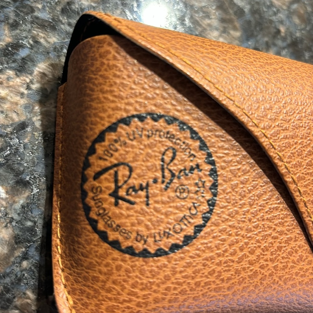 Ray-Ban case - Picture 3 of 4